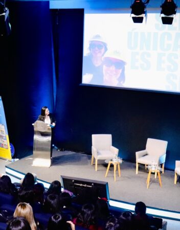 Presidenta de AME expone ante 270 estudiantes de liceos técnico-profesionales sobre el rol femenino en la transición energética