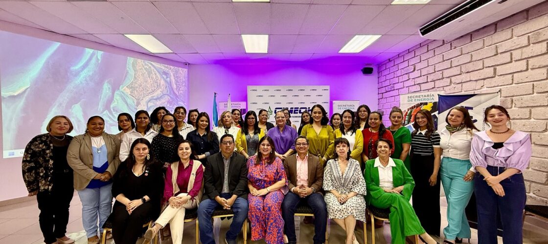 AME Chile y OLADE cierran gira centroamericana con taller de redes de mujeres en energía en Honduras