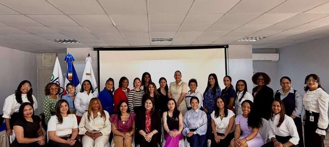 AME Chile y OLADE facilitan taller de redes de mujeres en energía en República Dominicana