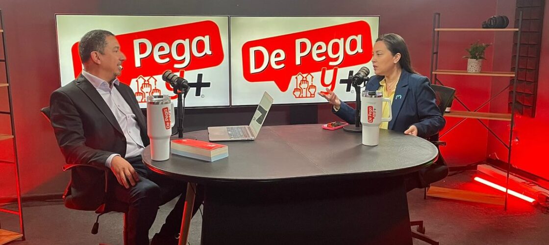 Presidenta de AME participa en podcast De Pega y + para reflexionar sobre liderazgo femenino y transición energética