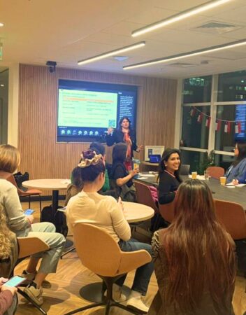 AME realiza taller sobre inteligencia artificial para socias con enfoque en aplicaciones prácticas al entorno profesional