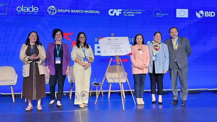 Se lanza oficialmente la Red Latinoamericana y Caribeña de Mujeres en Energía (RedLACME) en la Semana de la Energía de OLADE en Santiago