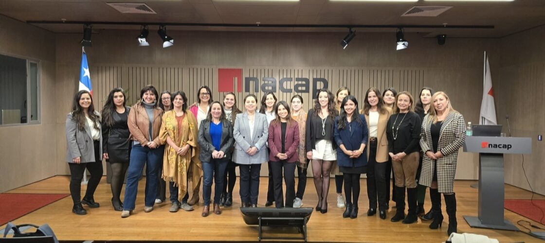 Más de 60 socias de AME participan en charla sobre financiamiento de proyectos energéticos impartida por Marcela Silva