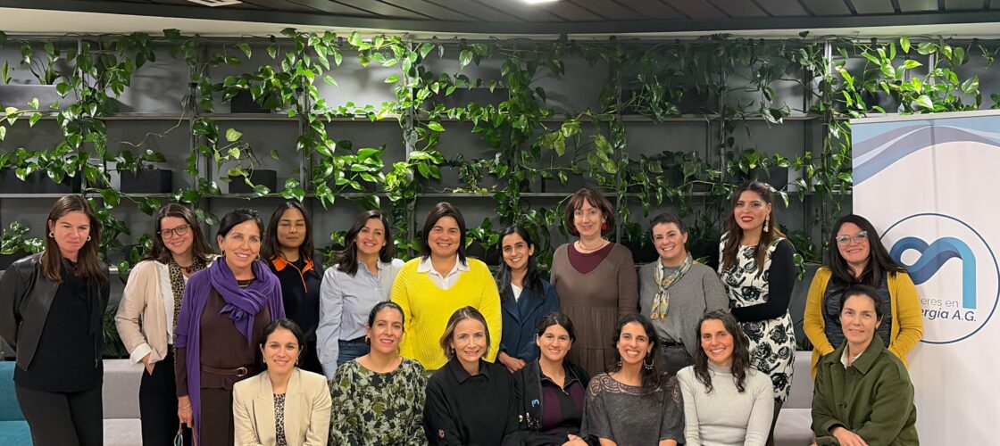 AME realizó taller sobre inteligencia artificial aplicada al desarrollo profesional
